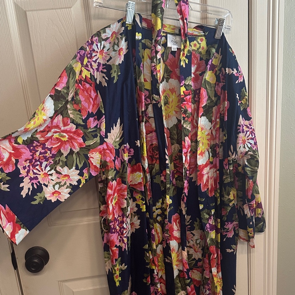 Floral Women's Robe - Picture 3 of 10